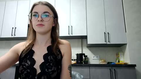 zoriana20 online show from October 7, 2025, 6:27 pm