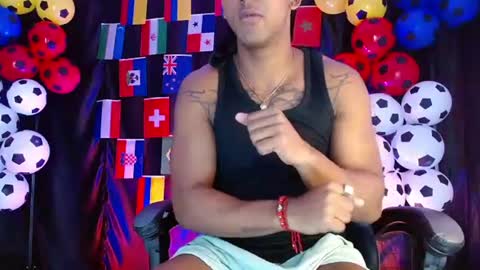 Snapshot of zoriel_derox chatting on June 18, 2026, 6:45 pm Zoriel online show from June 18, 2026, 6:45 pm