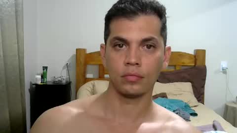 zoro_00 online show from November 22, 2025, 9:47 pm