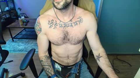 Snapshot of zuko_zen69 chatting on February 1, 2026, 4:11 am Zuko online show from February 1, 2026, 4:11 am