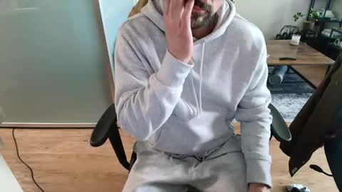 Snapshot of zuko_zen69 chatting on February 20, 2026, 11:38 pm Zuko online show from February 20, 2026, 11:38 pm