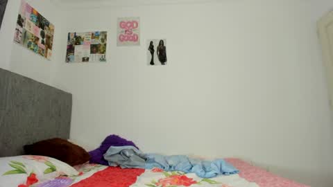 Snapshot of zule__williams chatting on June 19, 2026, 8:40 am zule online show from June 19, 2026, 8:40 am