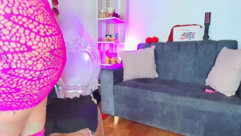 Snapshot of zully_green chatting on August 2, 2026, 4:33 am zully_green online show from August 2, 2026, 4:33 am