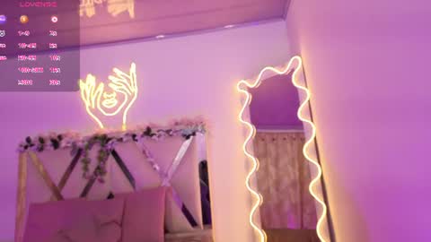 Snapshot of zury_tay chatting on June 12, 2026, 11:42 am ZURY online show from June 12, 2026, 11:42 am