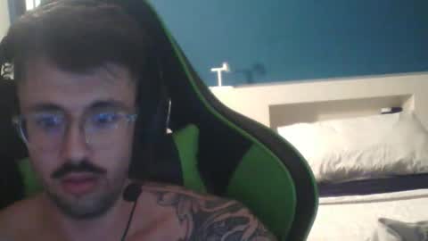 zusta10 online show from November 17, 2025, 9:20 pm