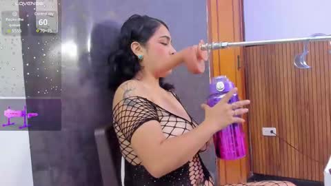 Snapshot of zyle_boobs_ chatting on February 25, 2025, 7:36 pm ZYLE online show from February 25, 2025, 7:36 pm