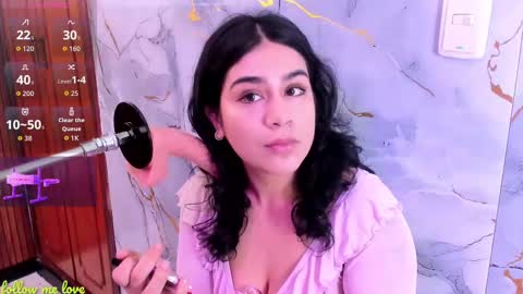 Snapshot of zyle_boobs_ chatting on September 9, 2025, 12:26 pm ZYLE online show from September 9, 2025, 12:26 pm