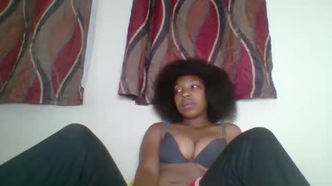 zyraelle_01 online show from April 21, 2026, 2:37 am
