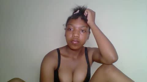 Snapshot of zyraelle_01 chatting on May 4, 2026, 10:28 pm zyraelle_01 online show from May 4, 2026, 10:28 pm