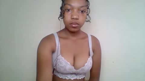 Snapshot of zyraelle_01 chatting on May 10, 2026, 5:56 am zyraelle_01 online show from May 10, 2026, 5:56 am