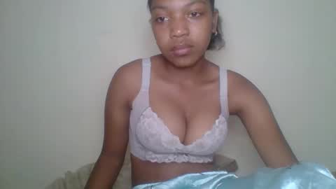 Snapshot of zyraelle_01 chatting on May 15, 2026, 8:49 pm zyraelle_01 online show from May 15, 2026, 8:49 pm