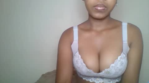 Snapshot of zyraelle_01 chatting on May 16, 2026, 10:36 am zyraelle_01 online show from May 16, 2026, 10:36 am