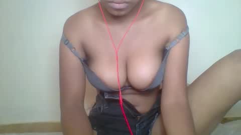 Snapshot of zyraelle_01 chatting on May 28, 2026, 8:22 am zyraelle_01 online show from May 28, 2026, 8:22 am