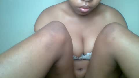 Snapshot of zyraelle_01 chatting on June 6, 2026, 2:55 pm zyraelle_01 online show from June 6, 2026, 2:55 pm
