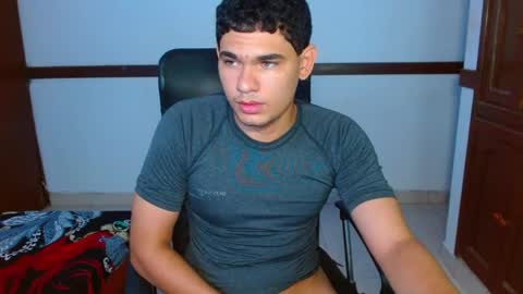 Snapshot of zyrosxk chatting on May 23, 2026, 8:07 am antonio felipe online show from May 23, 2026, 8:07 am