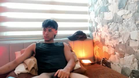 zyzz_1812 online show from March 6, 2026, 7:43 pm