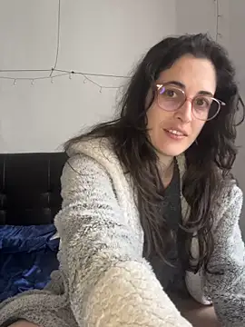 Lunaabbey online show from March 21, 2026, 8:41 am