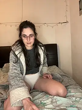 Lunaabbey online show from March 29, 2026, 9:15 pm