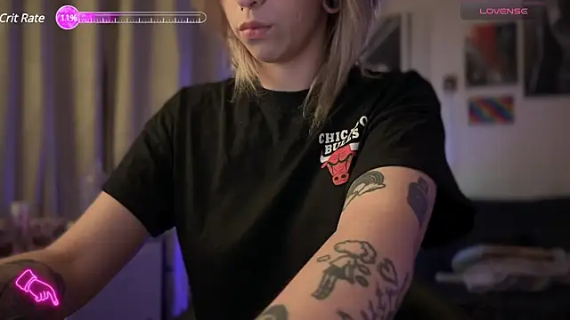 Snapshot of Mannarie_Madsinn chatting on December 11, 2024, 11:32 pm Mannarie Madsinn online show from December 11, 2024, 11:32 pm