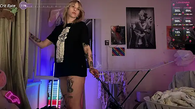 Snapshot of Mannarie_Madsinn chatting on January 15, 2025, 5:26 pm Mannarie Madsinn online show from January 15, 2025, 5:26 pm