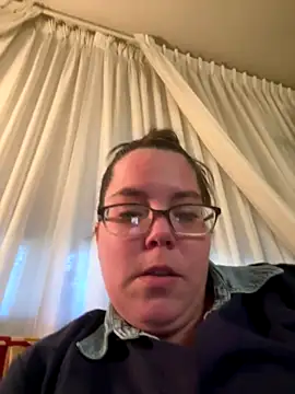 Snapshot of LacieStar chatting on December 2, 2024, 10:01 pm LacieStar online show from December 2, 2024, 10:01 pm