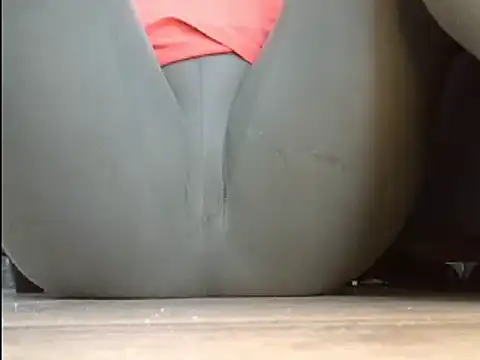 Squirtlady38 online show from February 20, 2025, 1:08 pm