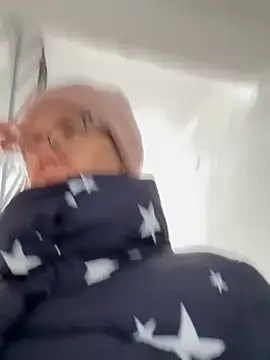 angelmommu online show from February 10, 2025, 11:57 am