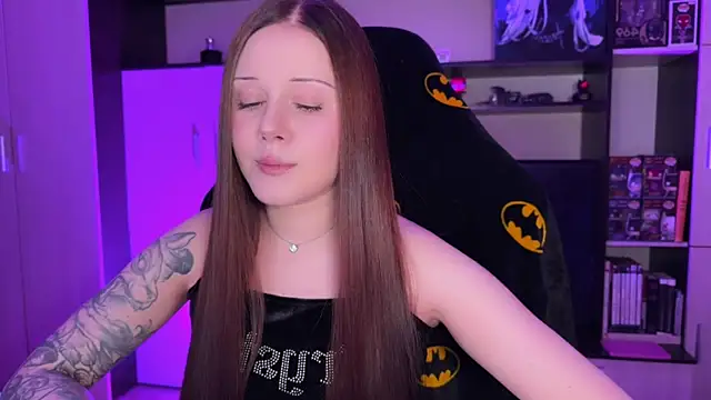 jasminevine online show from April 12, 2026, 3:44 am