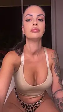 Snapshot of Helena_Karel chatting on June 25, 2026, 2:10 pm Helena Karel online show from June 25, 2026, 2:10 pm