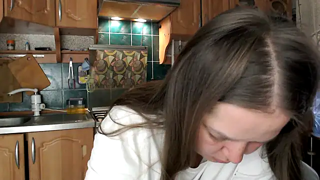 uliastar online show from October 19, 2025, 5:41 am