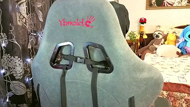 TinaBrook online show from March 31, 2026, 4:57 am