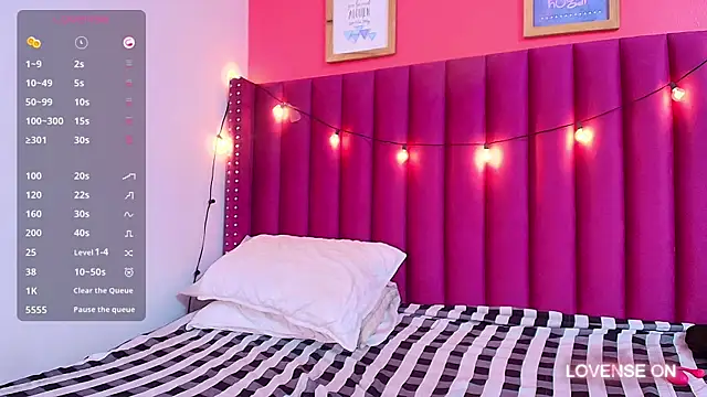 kinkylittlegirll online show from December 17, 2024, 6:02 am