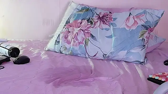 kinkylittlegirll online show from March 23, 2026, 12:36 am