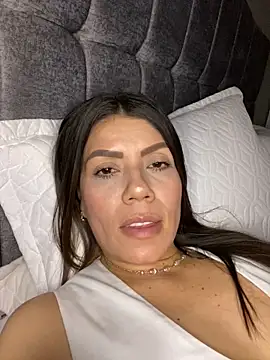 martina contreras online show from March 6, 2026, 3:03 am