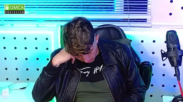 Darko0717 online show from October 17, 2025, 10:34 pm