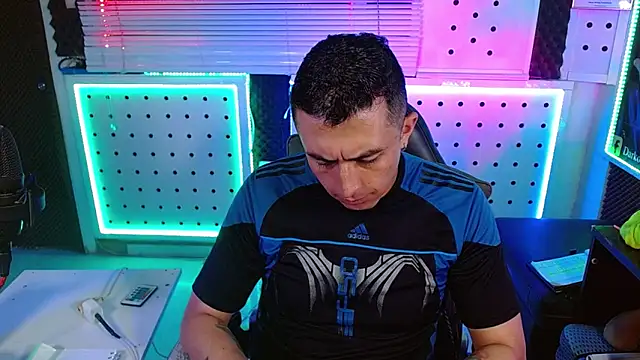 Darko0717 online show from February 12, 2026, 12:05 am