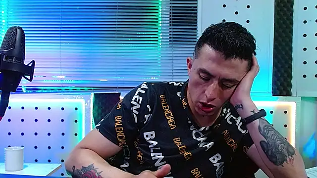 Darko0717 online show from April 13, 2026, 1:00 am