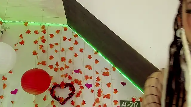 Snapshot of Cata_green chatting on February 19, 2025, 8:31 pm Cata green online show from February 19, 2025, 8:31 pm