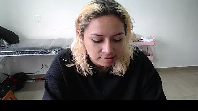 MommyMiaWs online show from March 4, 2025, 12:22 pm