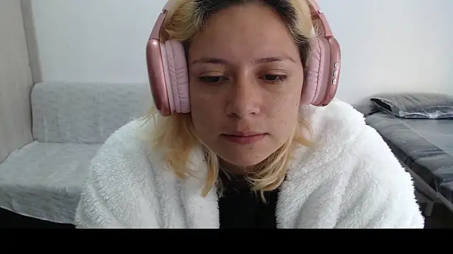 MommyMiaWs online show from March 11, 2025, 1:45 pm