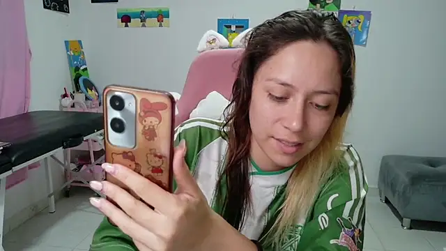 MommyMiaWs online show from January 7, 2026, 11:29 pm