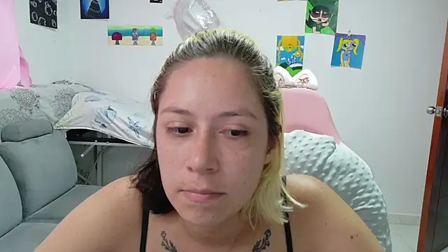 Snapshot of MommyMiaWs chatting on April 29, 2026, 7:20 pm MommyMiaWs online show from April 29, 2026, 7:20 pm