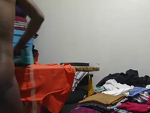 sluttylaura21 online show from October 19, 2025, 12:50 pm