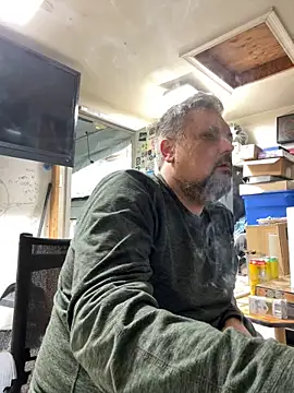 tank32s online show from February 28, 2025, 7:05 am