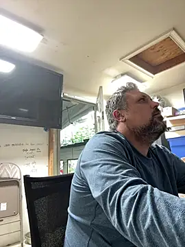 tank32s online show from March 15, 2025, 9:41 am