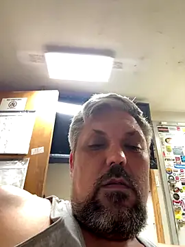 tank32s online show from September 14, 2025, 5:06 am