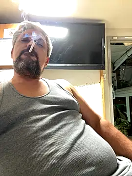 tank32s online show from September 19, 2025, 7:21 am