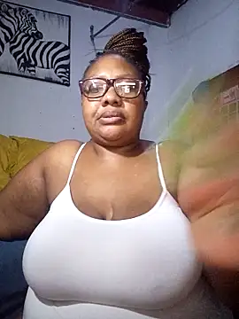Snapshot of YELLOW_BONE chatting on April 26, 2026, 9:45 pm YELLOW BONE online show from April 26, 2026, 9:45 pm