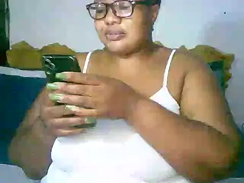 Snapshot of YELLOW_BONE chatting on May 14, 2026, 6:53 am YELLOW BONE online show from May 14, 2026, 6:53 am