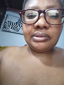 Snapshot of YELLOW_BONE chatting on June 10, 2026, 8:30 pm YELLOW BONE online show from June 10, 2026, 8:30 pm